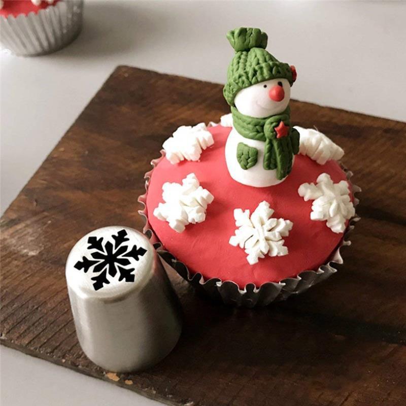 Christmas Cooking Patterns for Cakes Christmas tree with snowflakes